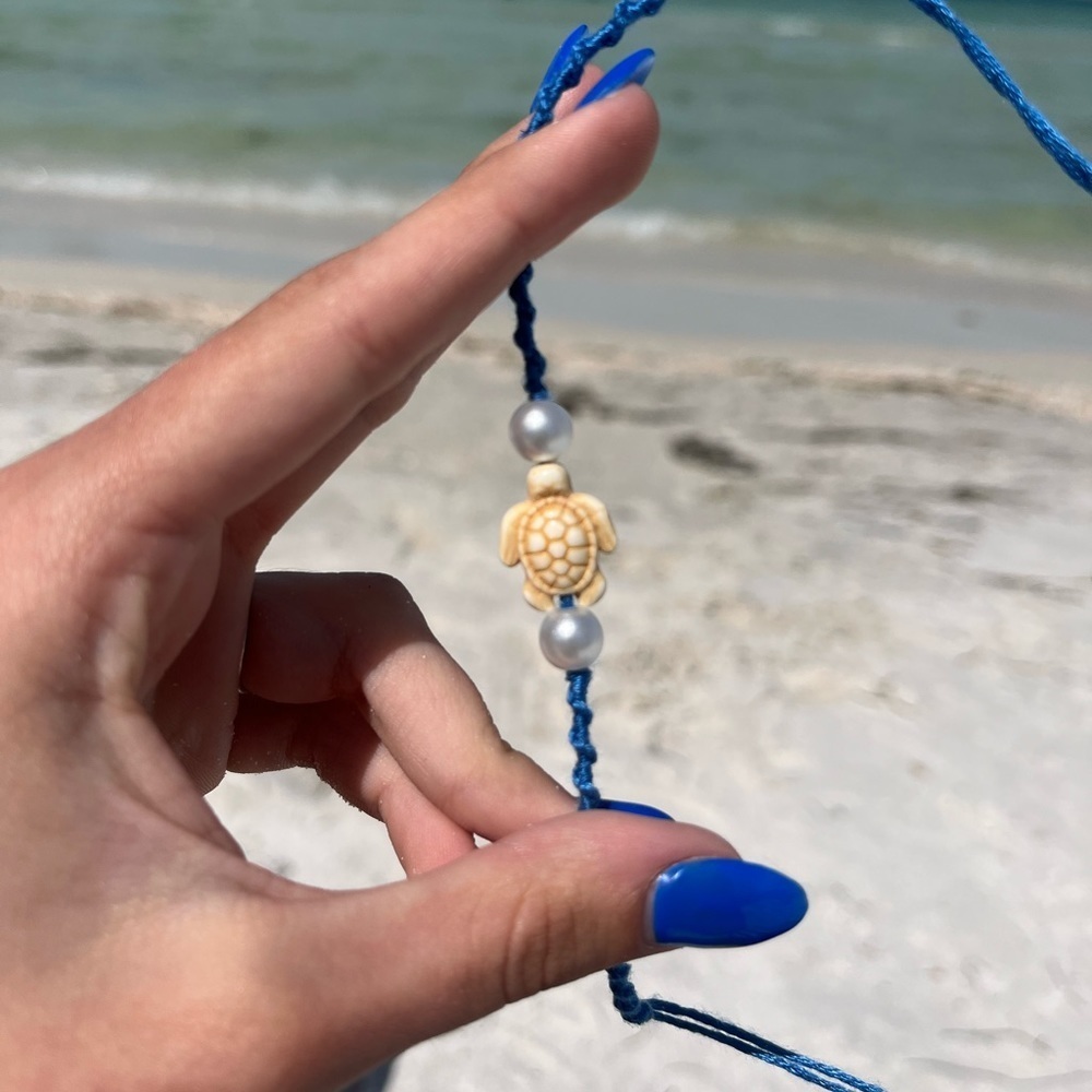 Handmade blue sea turtle pearl bracelet - Picture 7 of 7